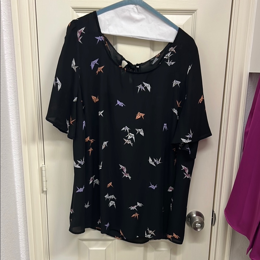 Torrid Black Blouse with Colorful Origami Crane Bird Print. Ties at neck